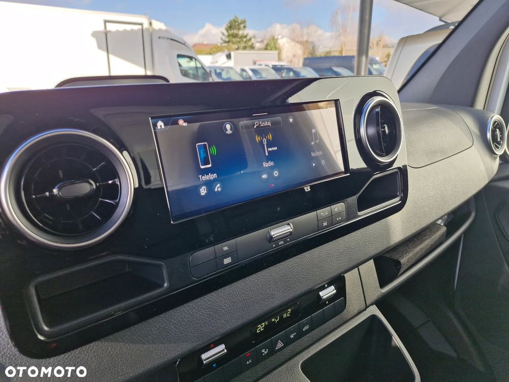 Mercedes-Benz Sprinter - 15