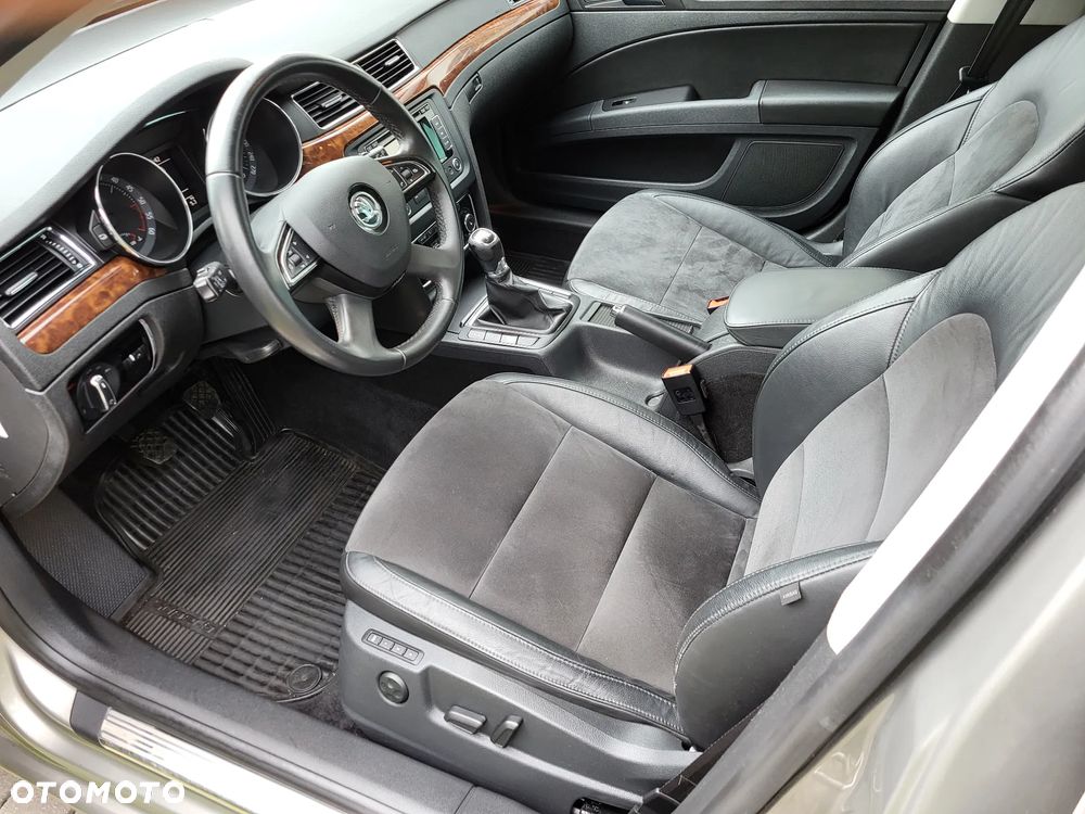 Skoda Superb 2.0 TDI Exclusive - 5