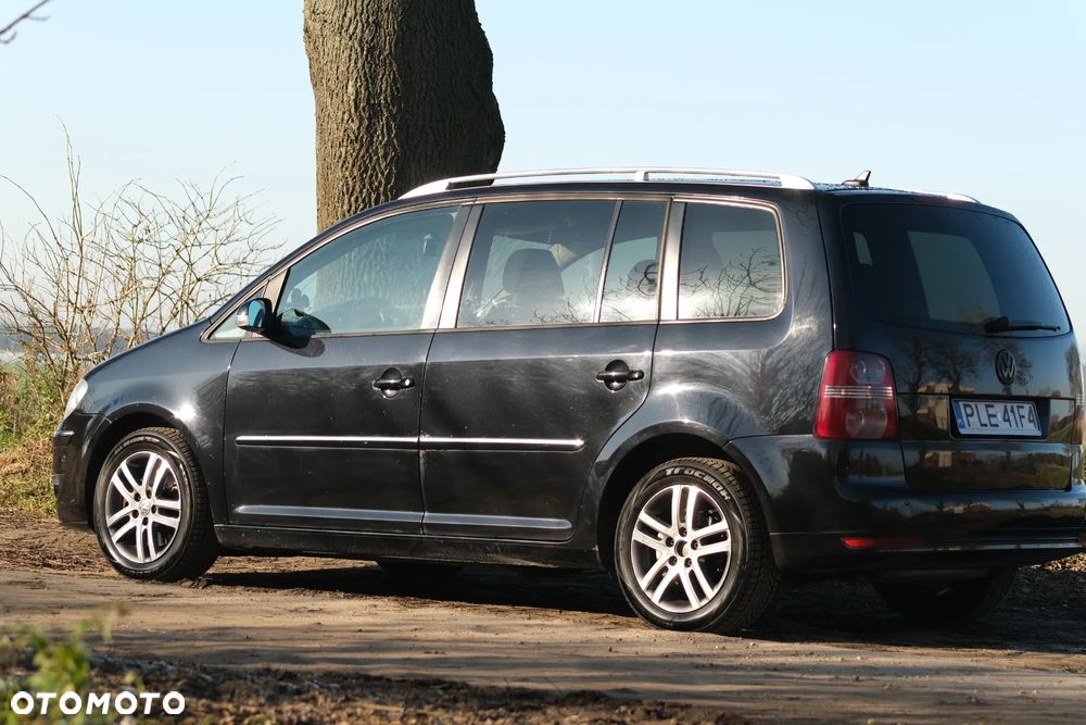 Volkswagen Touran 2.0 TDI DPF Highline - 1