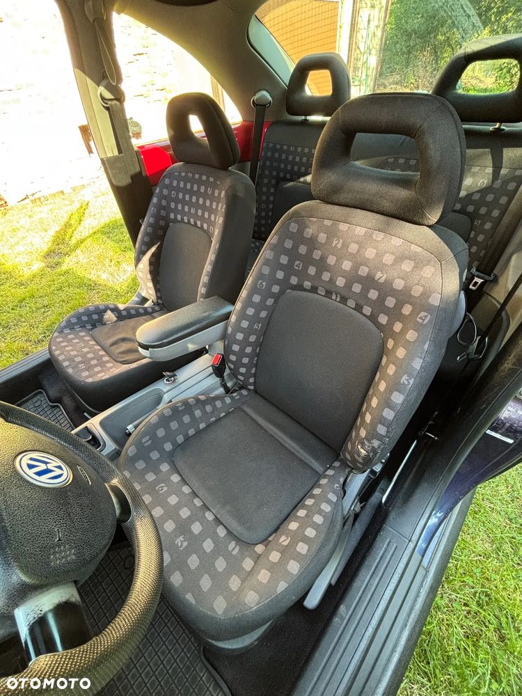 Volkswagen New Beetle 2.0 - 11