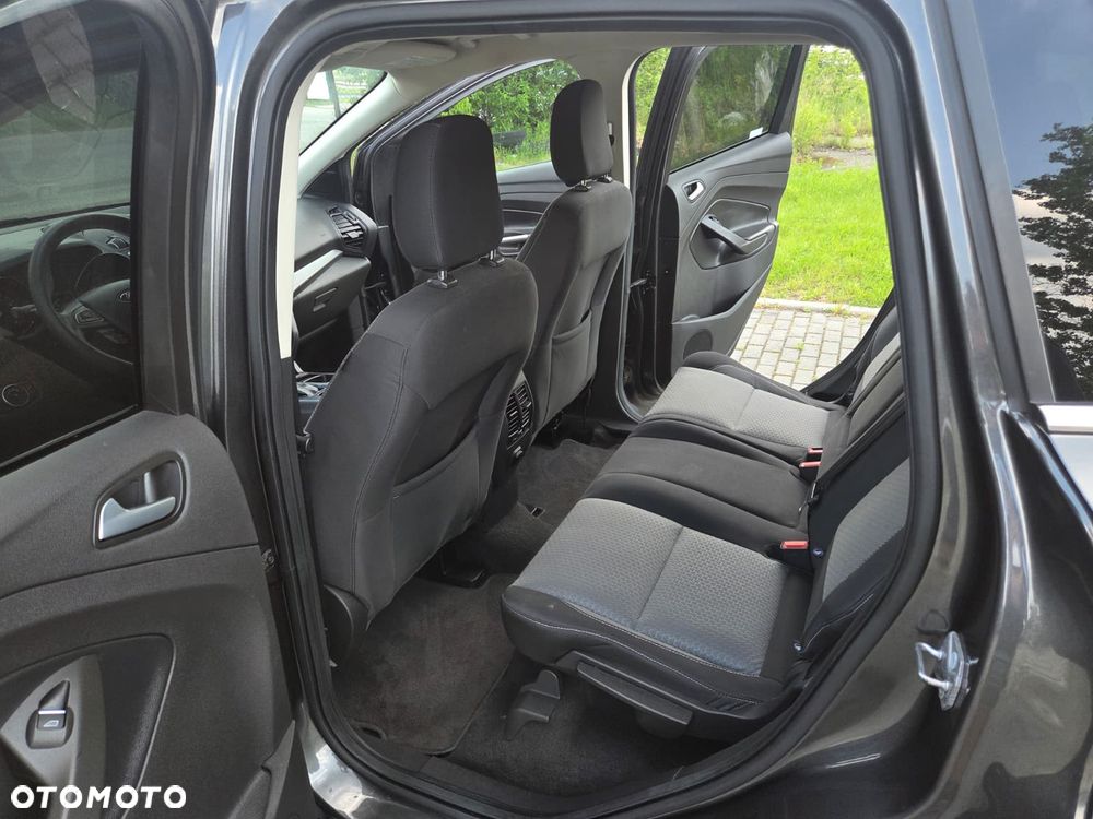 Ford Kuga - 16