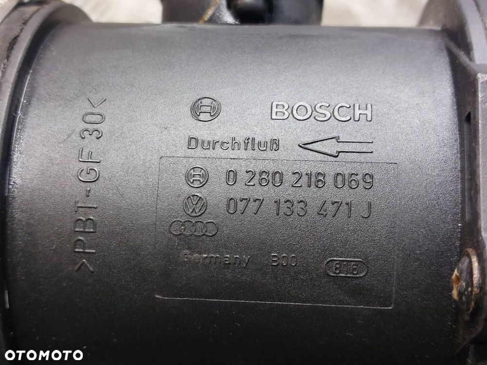 OBUDOWA FILTRA + PRZEPŁYWOMIERZ AUDI A8 D3 4.2 V8 077133835S 077133471J - 5