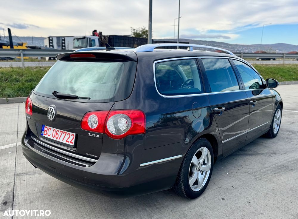 Volkswagen Passat - 4