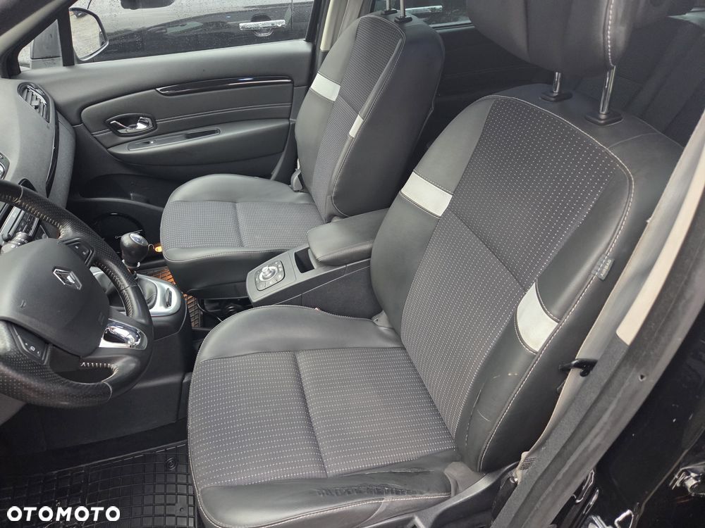 Renault Grand Scenic dCi 130 FAP Start & Stop Bose Edition - 33