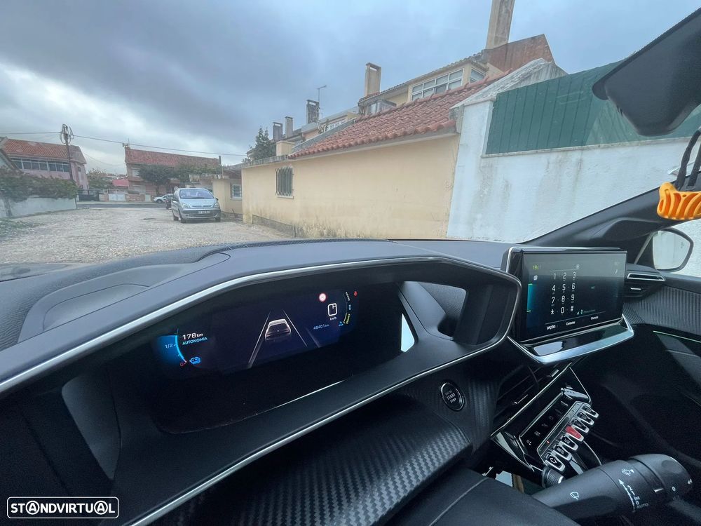 Peugeot e-208 GT Pack - 11