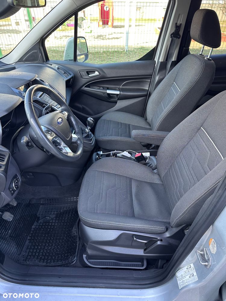 Ford Tourneo Connect 1.5 TDCi Start-Stop Titanium - 24