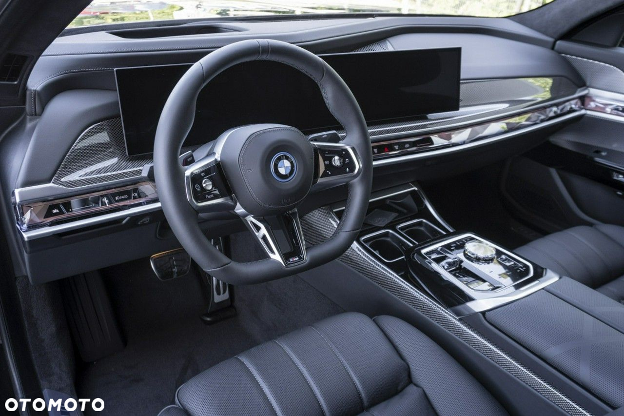 BMW i7 - 8
