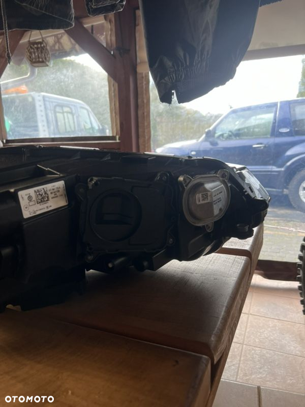 VW Golf Sportsvan 517941773 Bi-Led lewa strona - 5