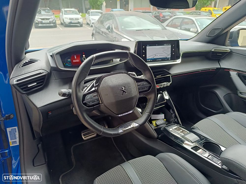 Peugeot 2008 PureTech 130 EAT8 GT - 7