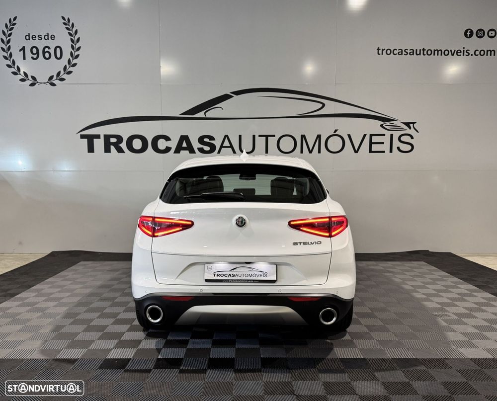 Alfa Romeo Stelvio 2.2 D Super AT8 - 4
