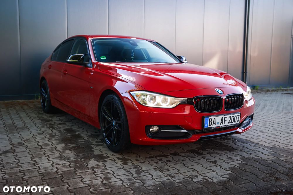 BMW Seria 3 320d DPF Edition Sport - 12