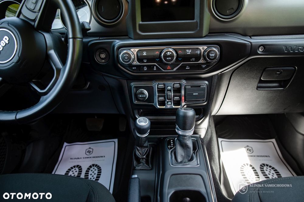 Jeep Wrangler - 13