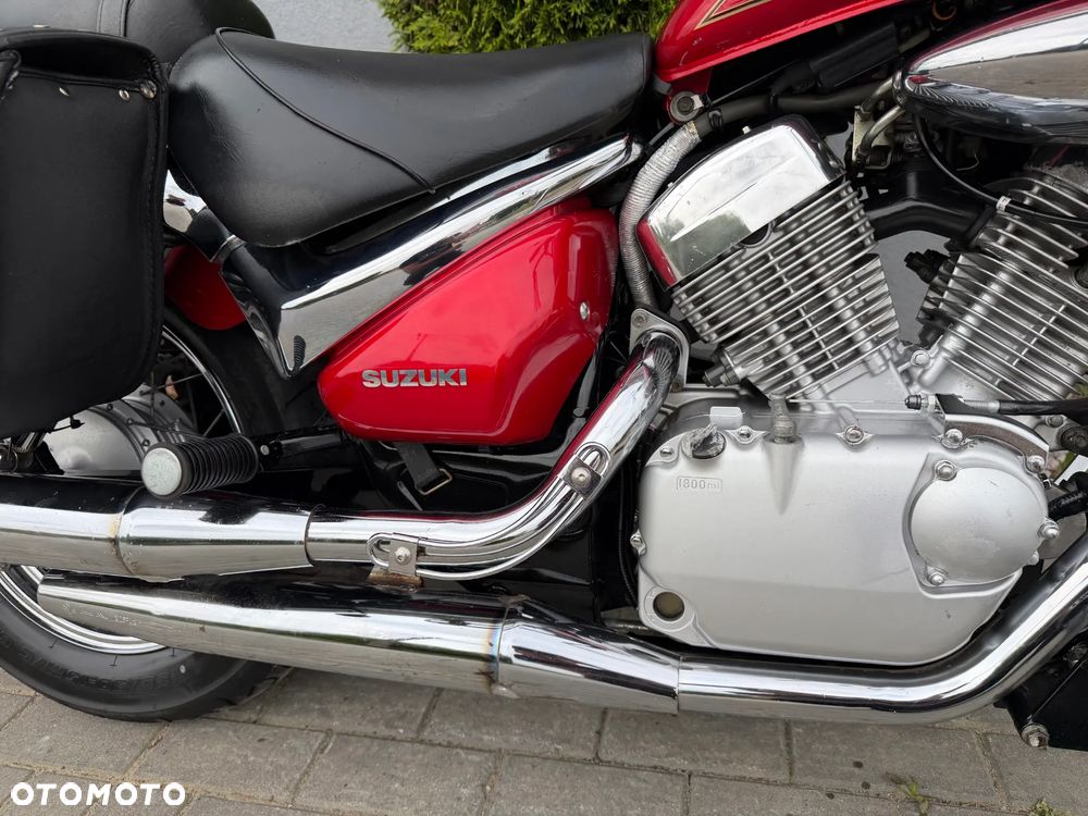 Suzuki Intruder - 16
