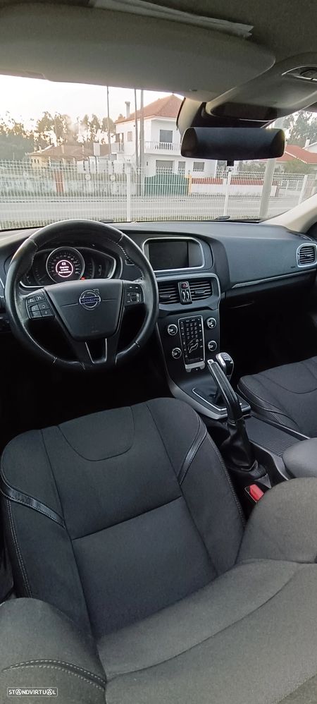 Volvo V40 - 16