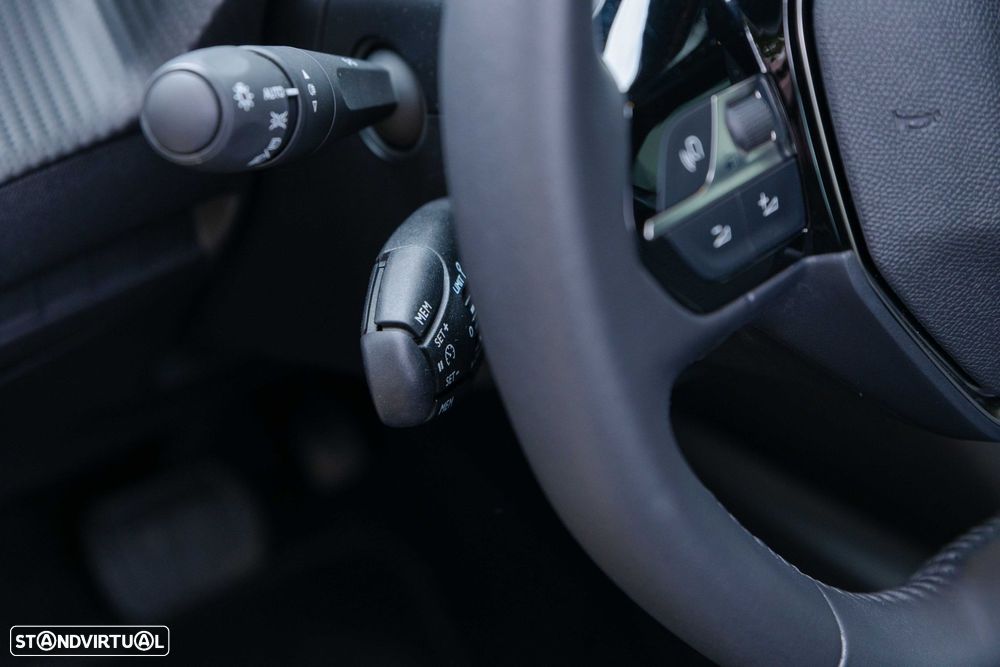 Peugeot e-2008 54 kWh Active - 13