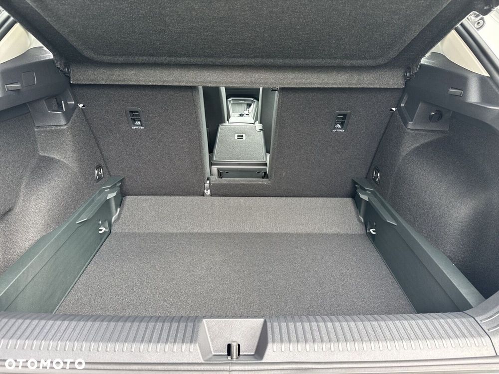 Volkswagen T-Roc 1.5 eTSI Life DSG - 21