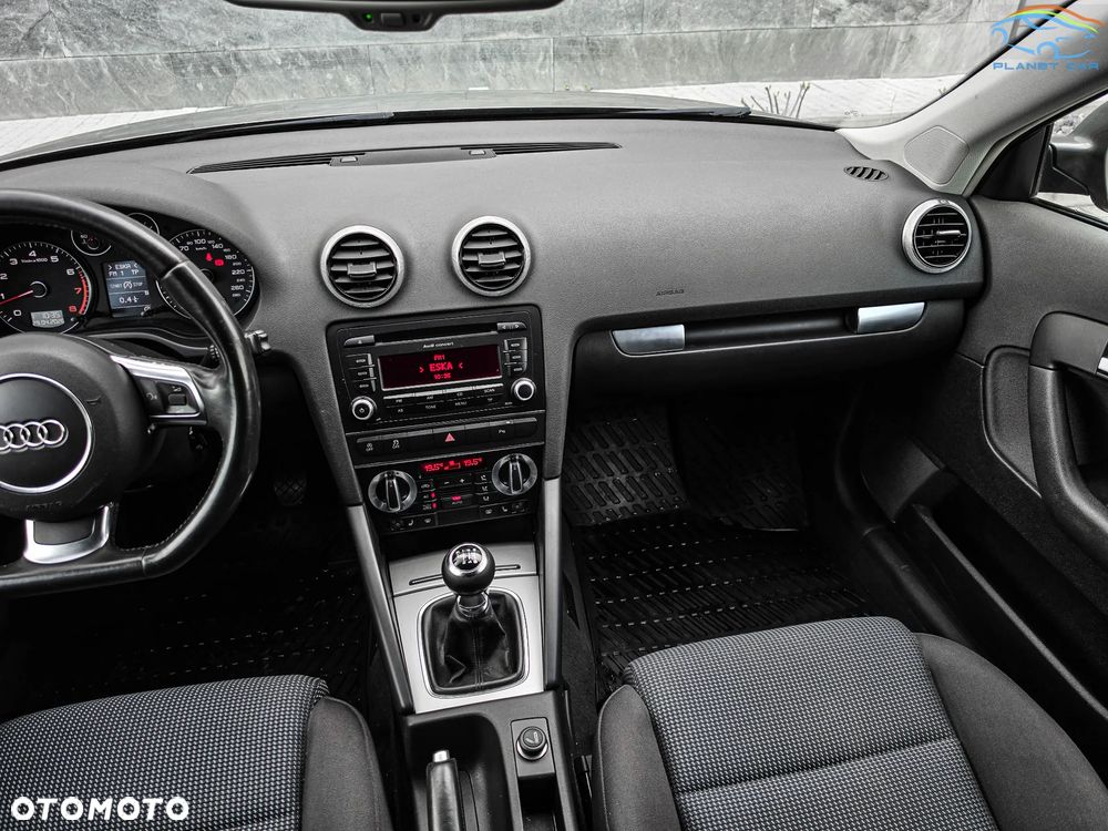 Audi A3 Sportback 1.4 TFSI S line Sportpaket - 17