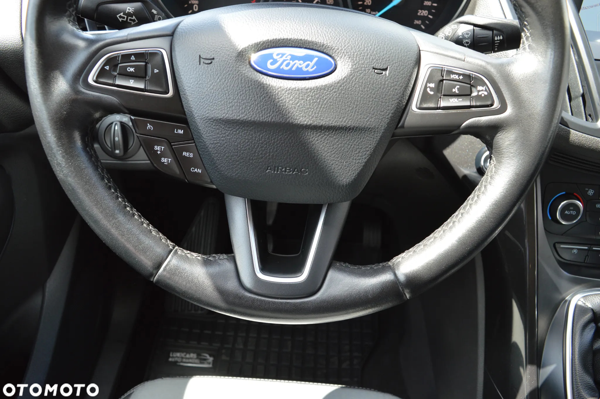 Ford Kuga 2.0 TDCi 2x4 Titanium - 17