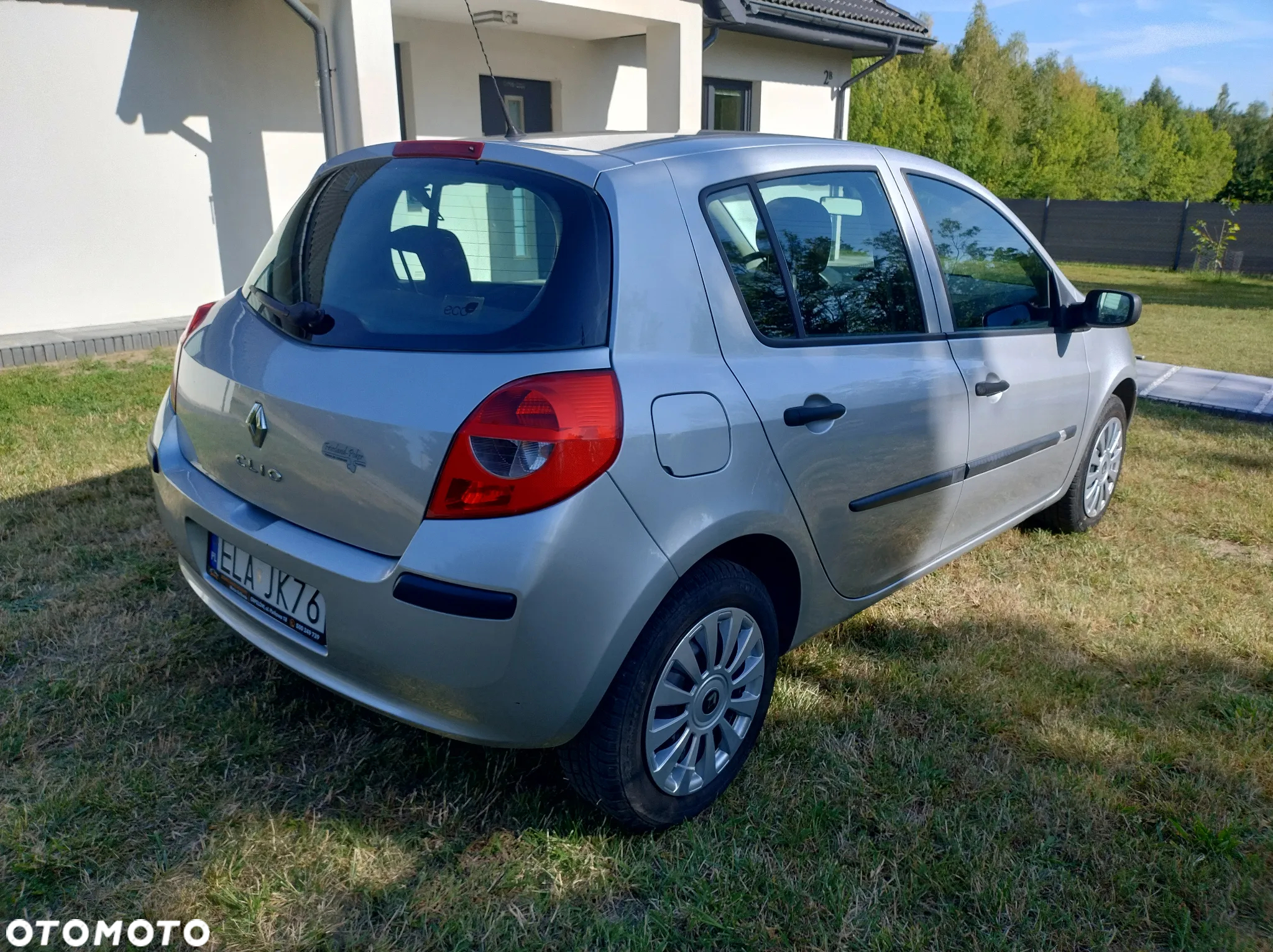 Renault Clio 1.2 16V Authentique - 4