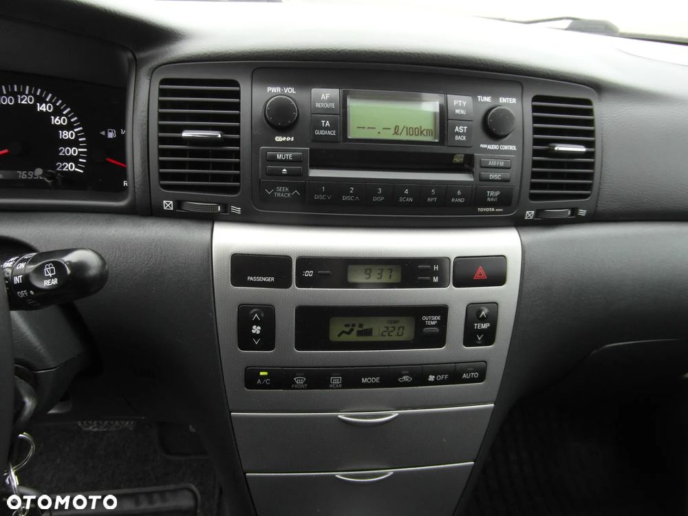 Toyota Corolla 1.6 VVT-i Automatik Executive - 30