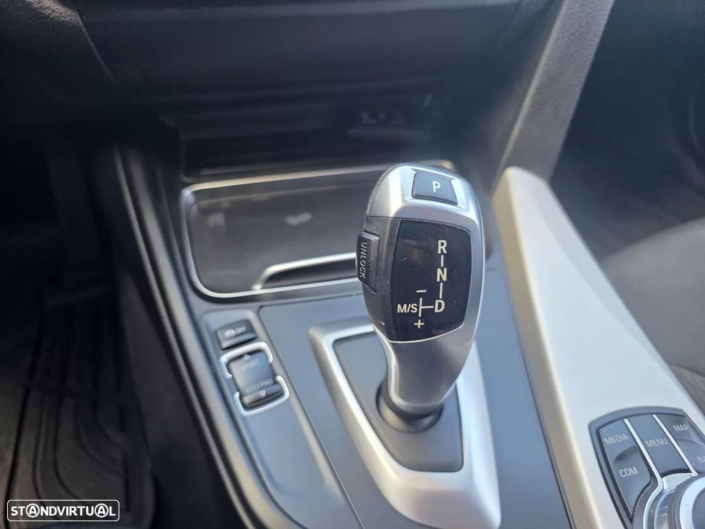 BMW 318 d Touring Advantage Auto - 12