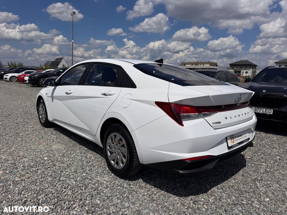 Hyundai Elantra 1.6 l 123 CP CVT Comfort - 4