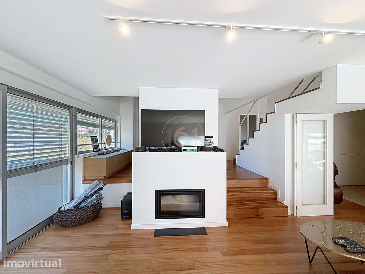Apartamento T4 Duplex com Terraço e 4 Lugares de Garagem, com Possibil - Grande imagem: 4/47