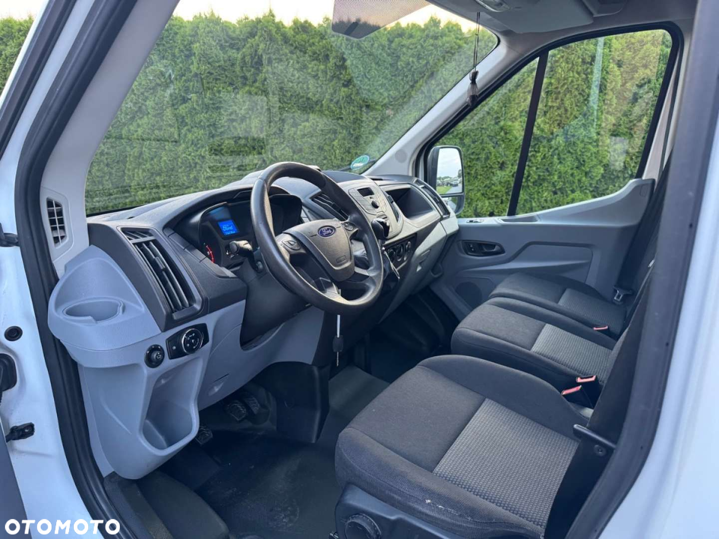 Ford Transit - 12