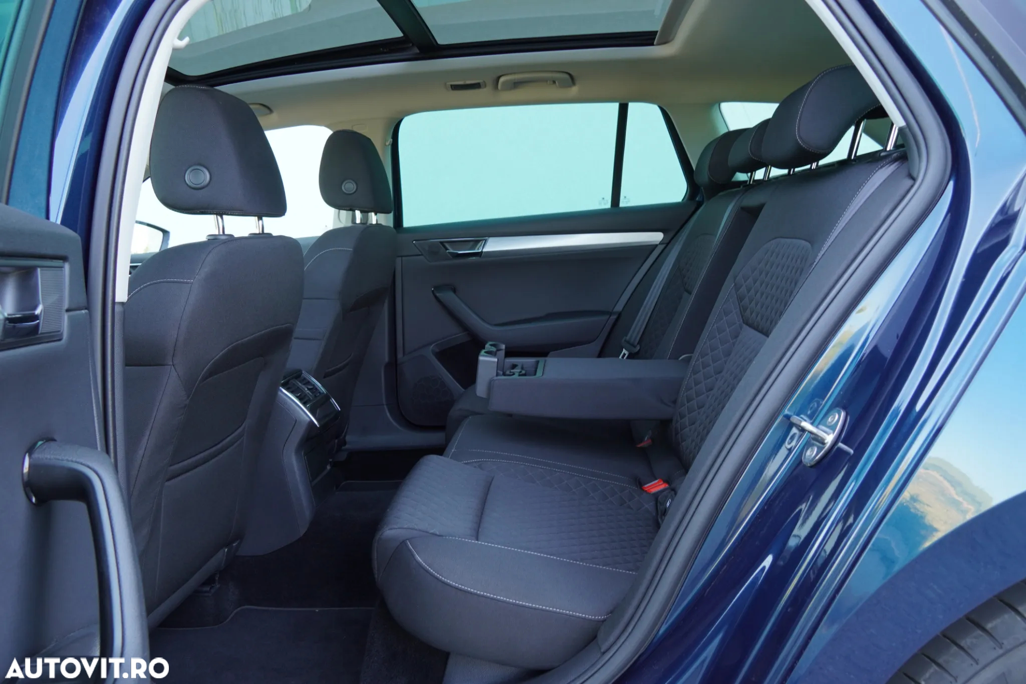 Skoda Superb Combi 2.0 TDI DSG Style - 14