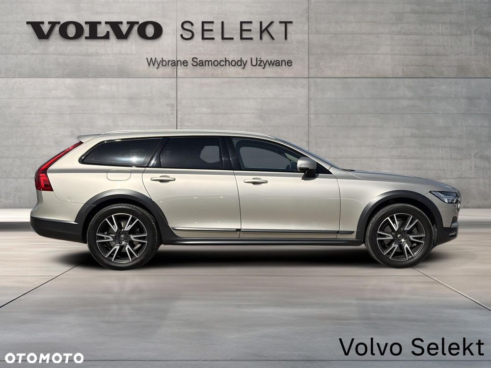 Volvo V90 Cross Country - 8