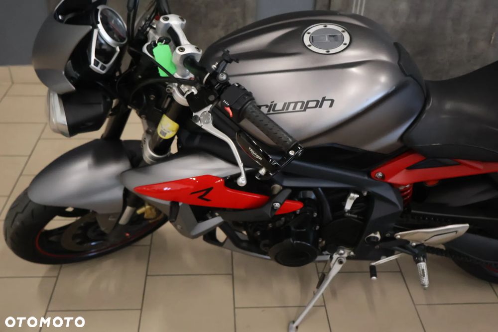 Triumph Street Triple - 17
