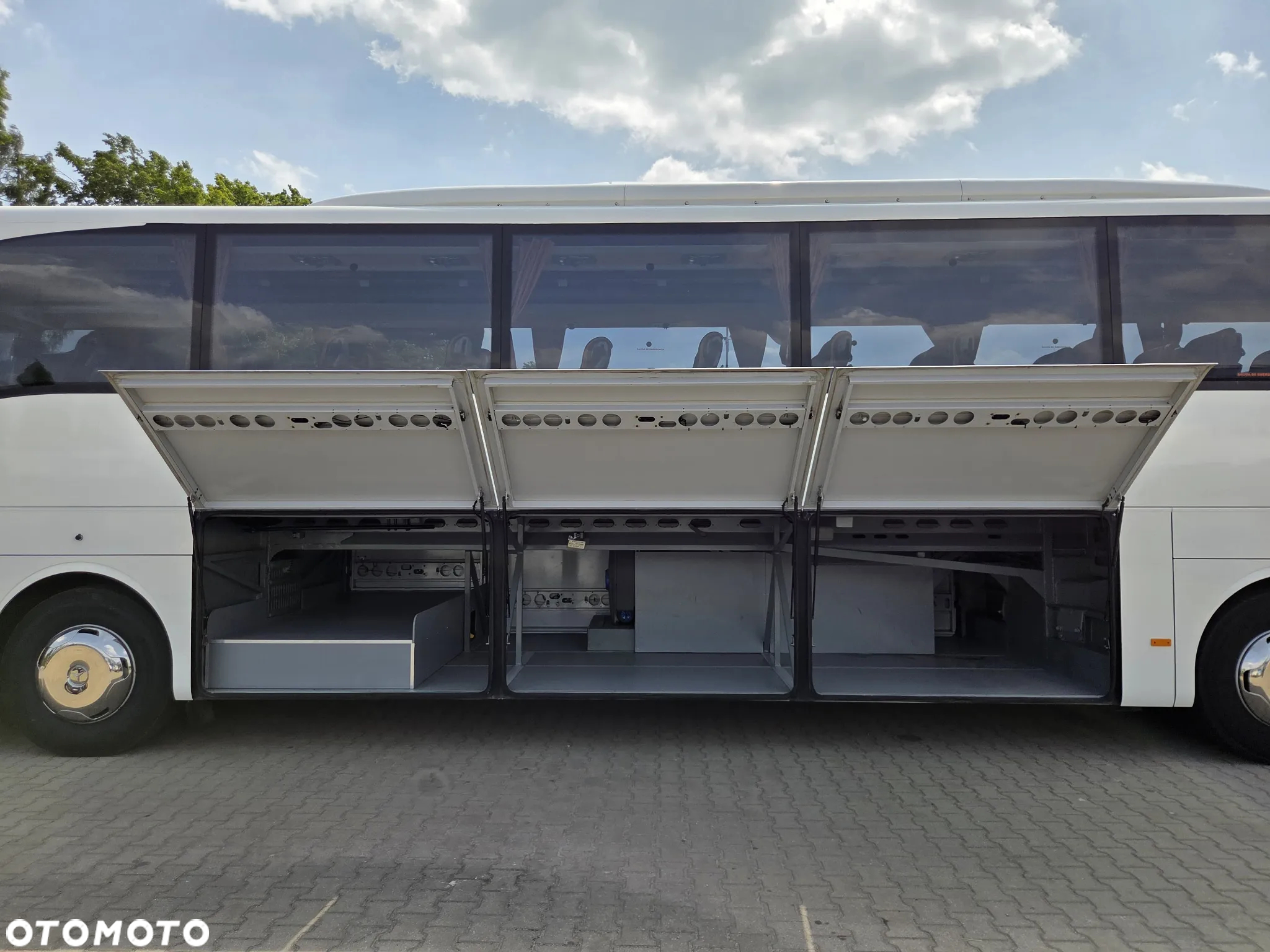 Mercedes-Benz TOURISMO RHD-L 14 METRÓW/ 61 MIEJSC LUXLINE / WC - 16