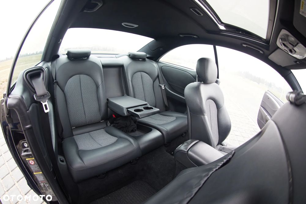 Mercedes-Benz CLK - 24