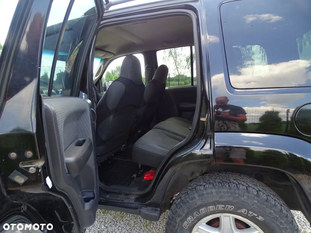 Jeep Liberty - 15
