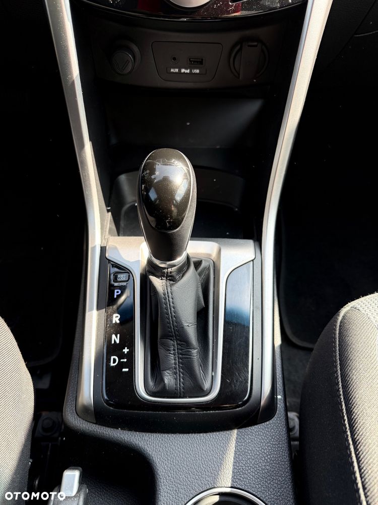 Hyundai i30 1.6 Automatik Style - 11
