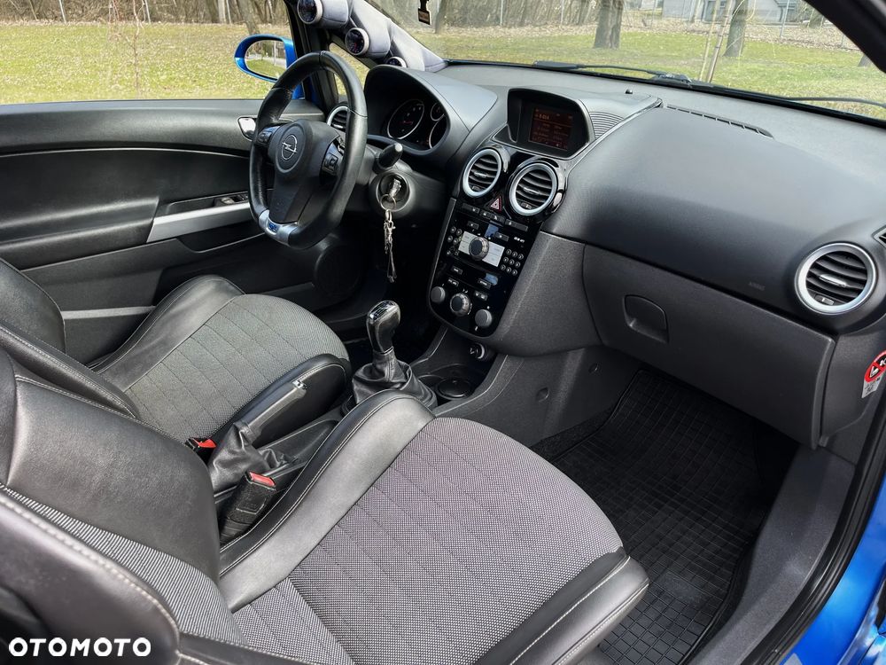 Opel Corsa 1.6 Turbo OPC - 16