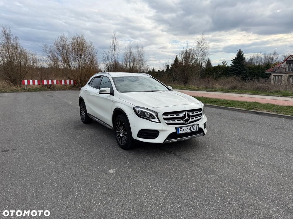 Mercedes-Benz GLA 180 7G-DCT UrbanStyle Edition - 7