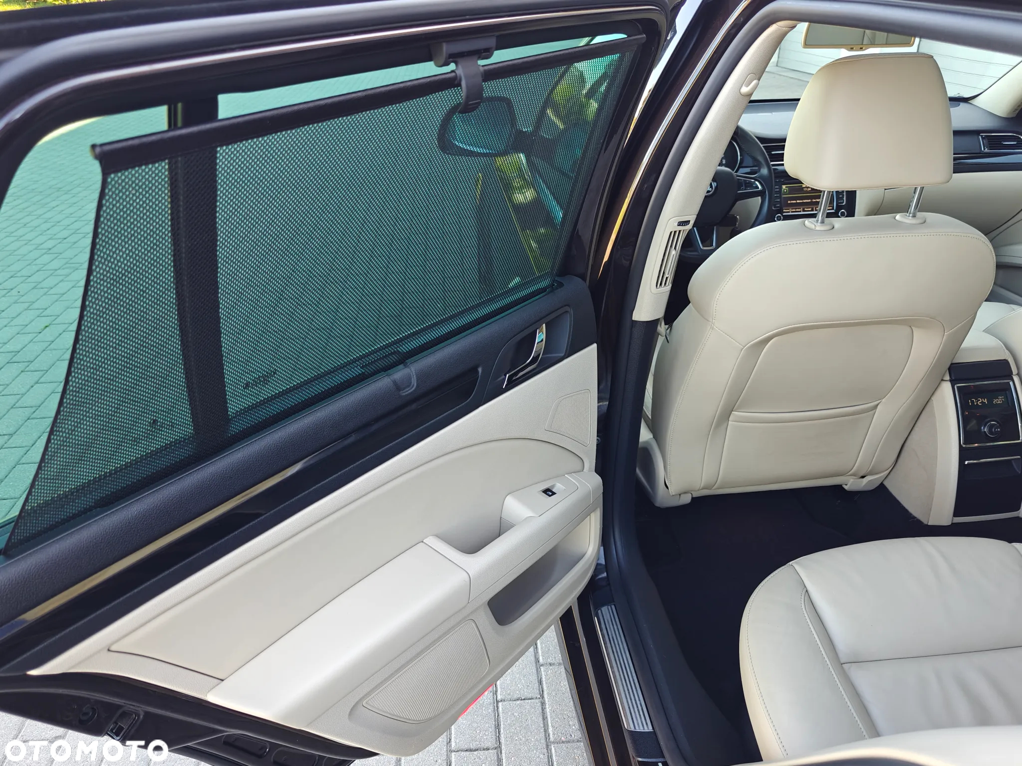 Skoda Superb 2.0 TDI 4x4 Platinum Outdoor DSG - 13