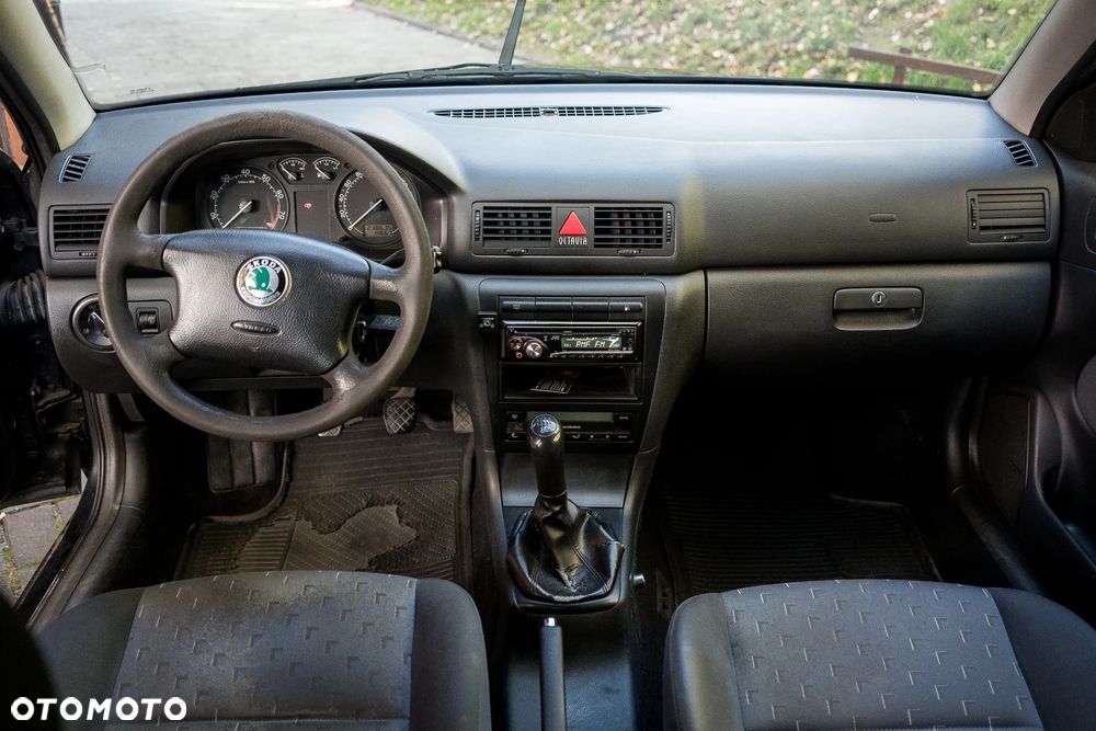 Skoda Octavia 1.6 Tour - 7