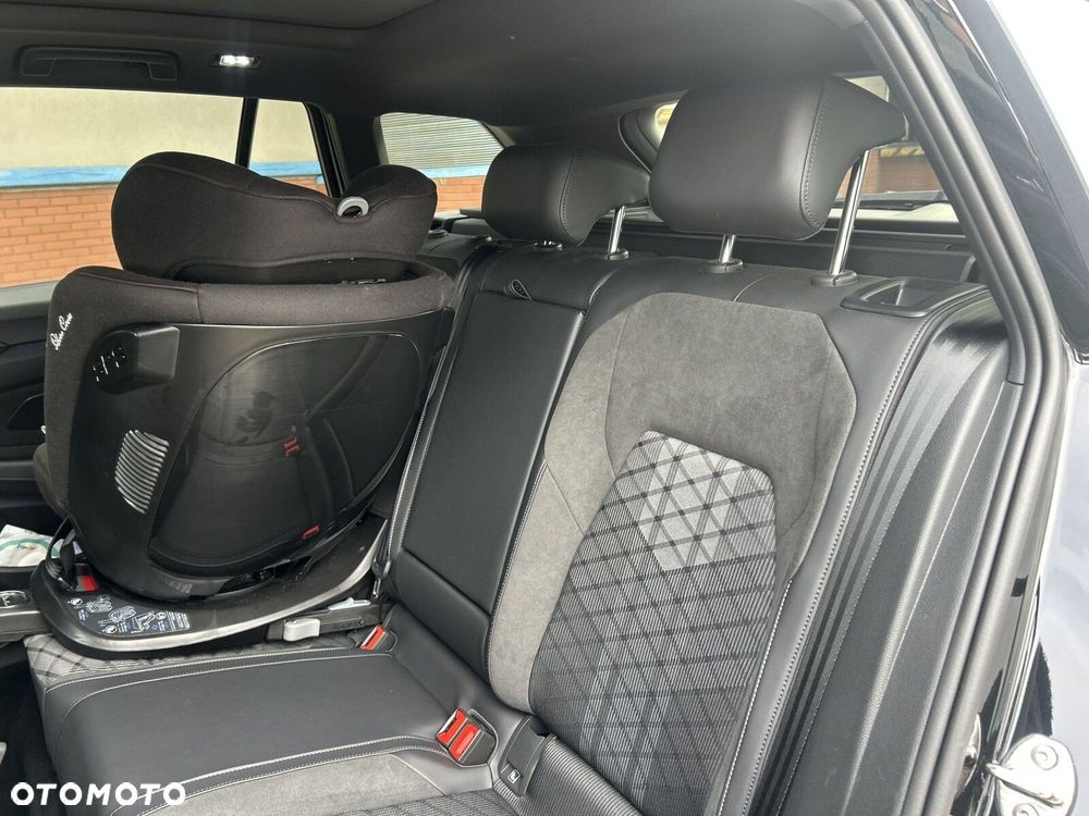 Volkswagen Golf Variant 1.5 eTSI mHEV R-Line Plus DSG - 17