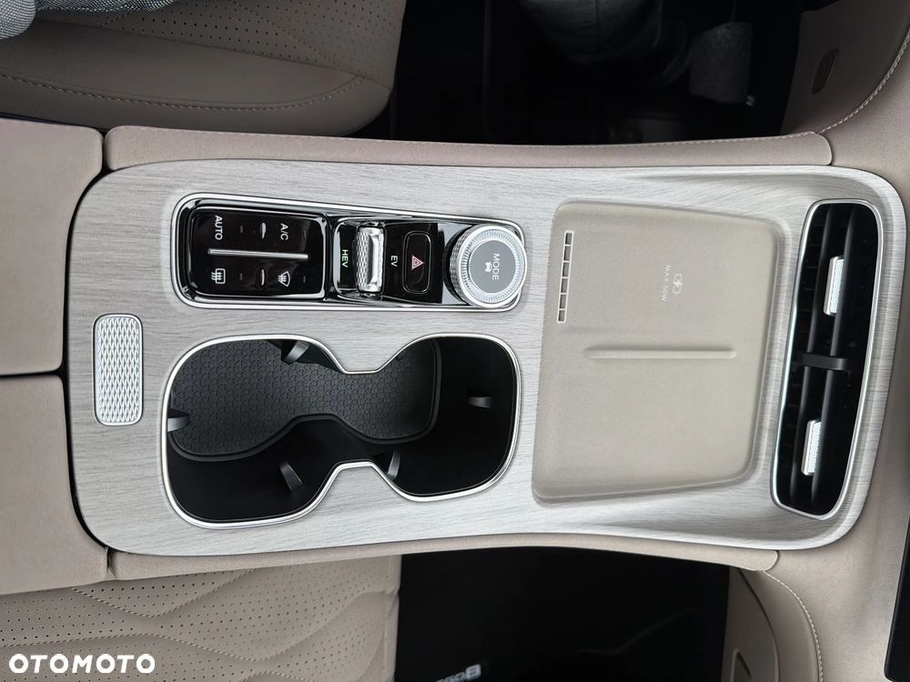Chery Tiggo 8 1.5 T-GDI Super Hybrid Prestige DCT - 24