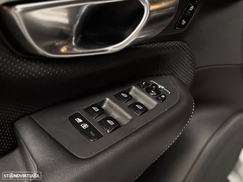 Volvo XC 90 2.0 T8 PHEV R-Design AWD - 16