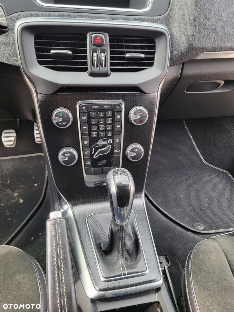 Volvo V40 D3 Geartronic Summum - 31