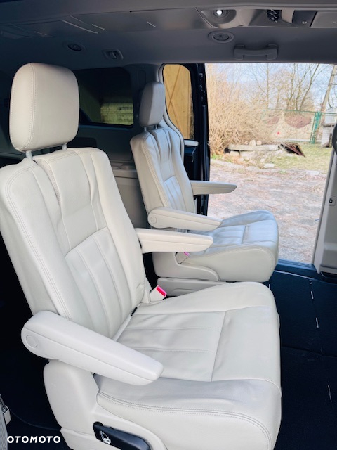 Chrysler Town & Country 3.6 Touring - 27