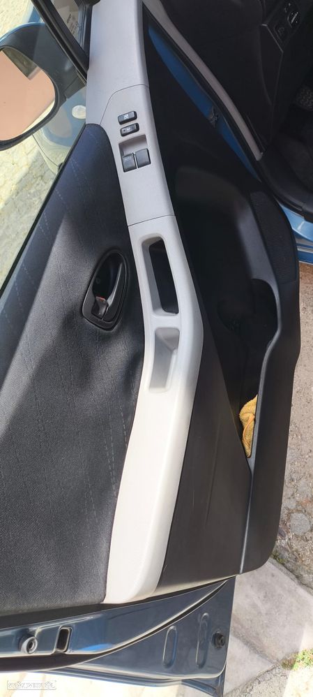 Toyota Yaris 1.0 VVT-i - 8