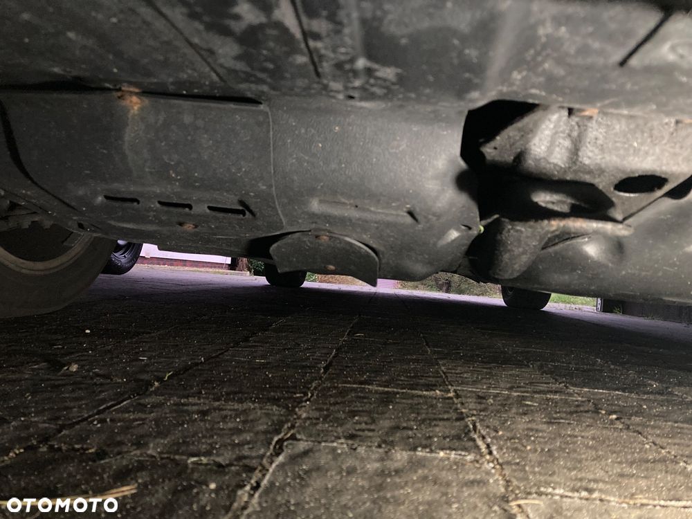 Toyota Avensis 1.8 VVT-i Sol - 29