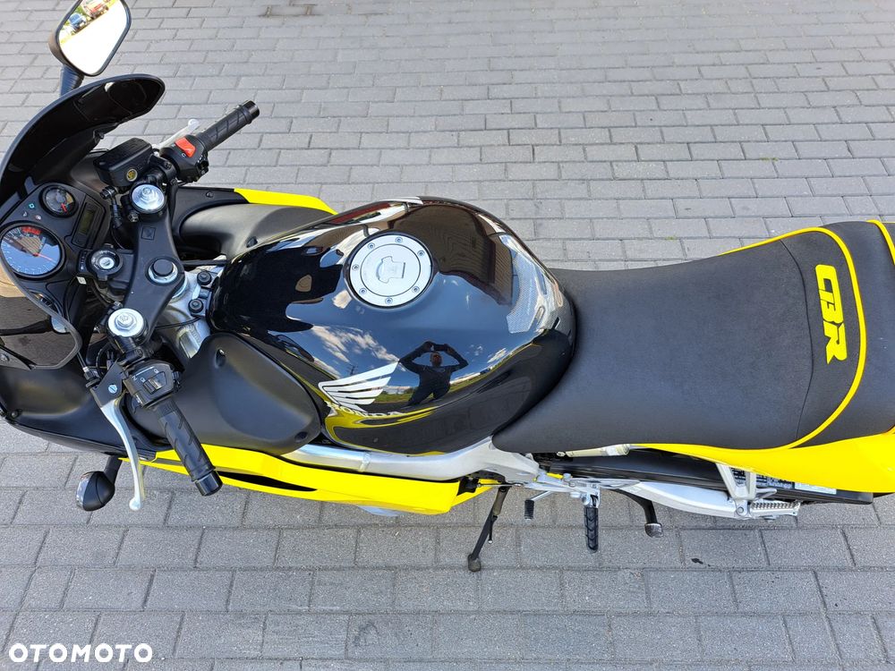 Honda CBR - 11