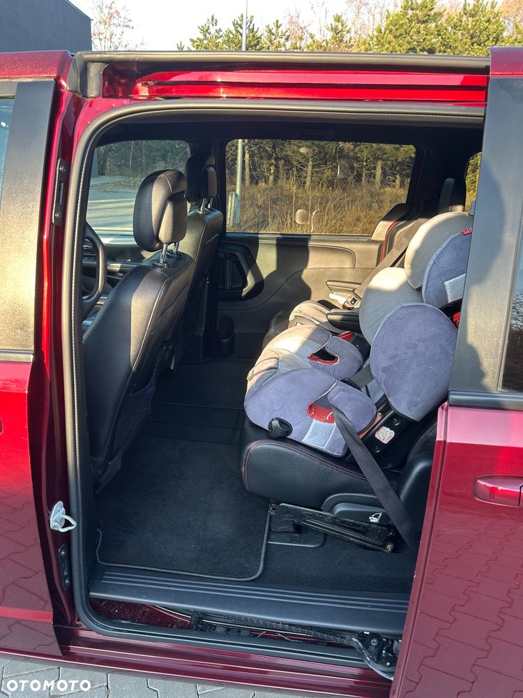 Dodge Grand Caravan - 8