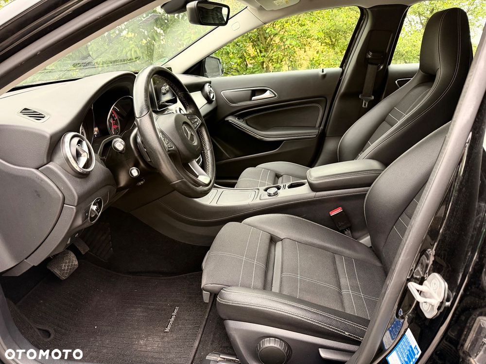 Mercedes-Benz GLA 200 7G-DCT Urban - 6