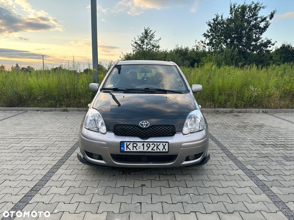 Toyota Yaris - 2